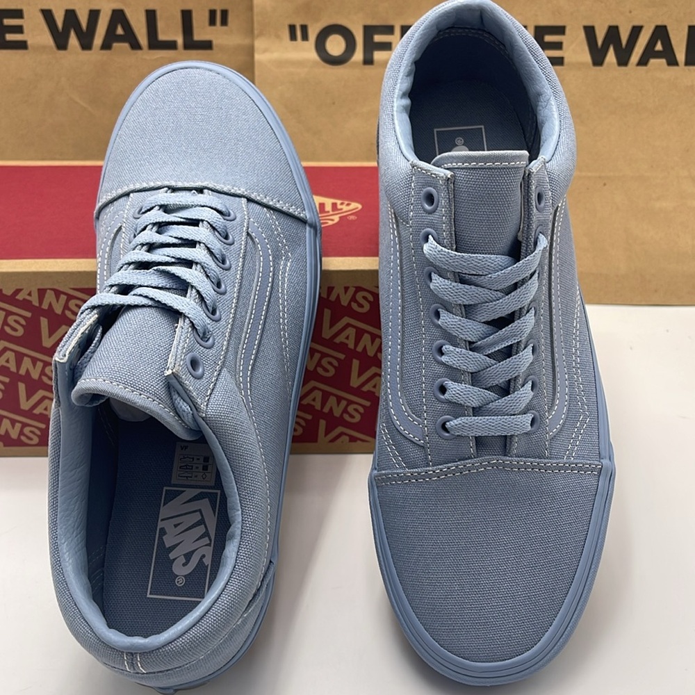 Vans WMNS Sky Blue Canvas Sneakers Old Skool
Pastel Mono Dusty Blue
VN000CT8DSB - Picture 13 of 16